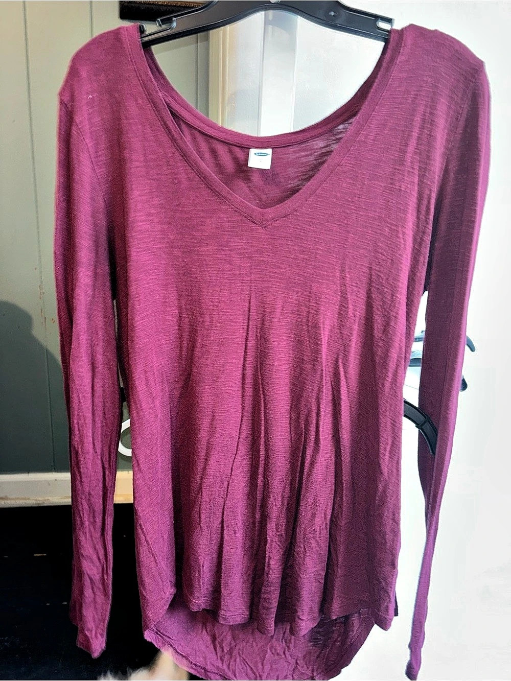 Old Navy EveryWear V-Neck Slub-Knit Long-Sleeve T-Shirt Pink Medium
